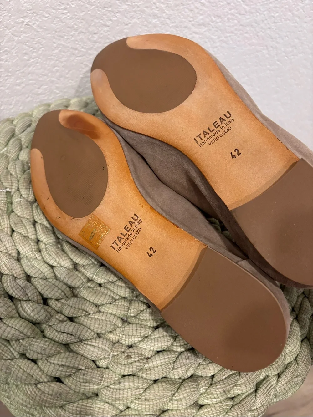 NEW Italeau Mara Flexlite Flats Taupe Suede Comfort Handmade Ballet Flats